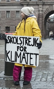 Greta Thunberg devant le parlement suédois