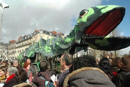 Les tritons manifestent