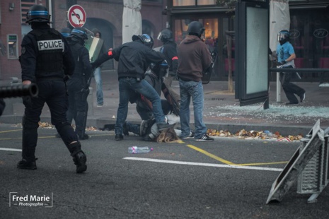 La technique de l'écrasement de la tête La technique de l'écrasement de la tête