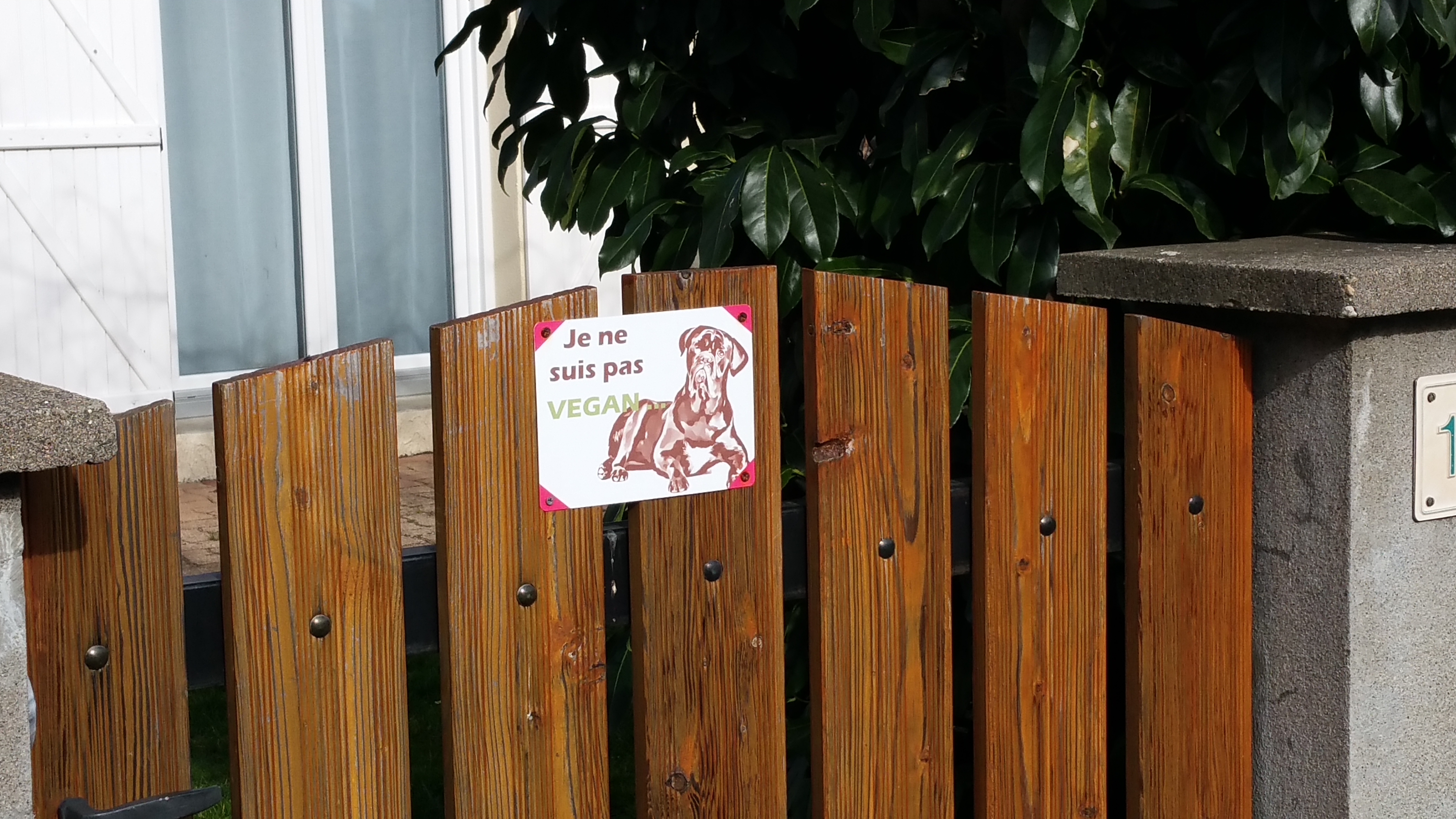 Nous ne sommes pas végans ! Nous ne sommes pas végans !